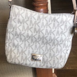 Michael Kors Jet Set Messenger Crossbody  Purse